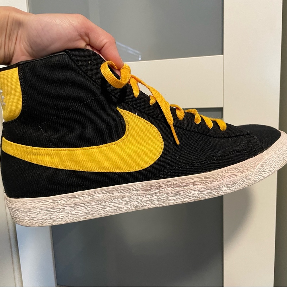 Black and yellow Mid blazer 77 shoes - Picture 5 of 5